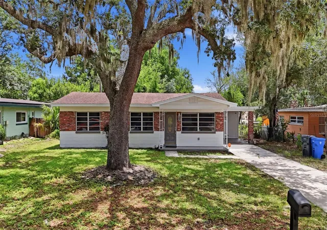 Photo 2 of Single family home for sale at 7815 Pine Hl Dr, Tampa, FL 33617 | MLS# TB8511114 | Listing updated on 2026-08-13