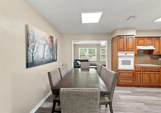 Photo 4 of Single family home for sale at 7815 Pine Hl Dr, Tampa, FL 33617 | MLS# TB8511114 | Listing updated on 2026-10-30