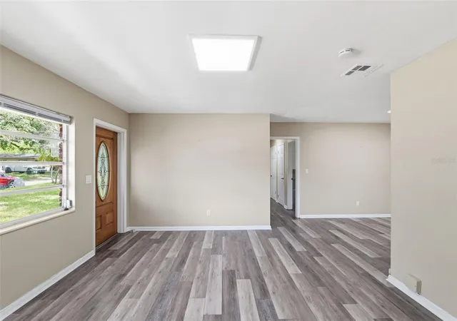 Photo 4 of Single family home for sale at 7815 Pine Hl Dr, Tampa, FL 33617 | MLS# TB8511114 | Listing updated on 2026-08-13