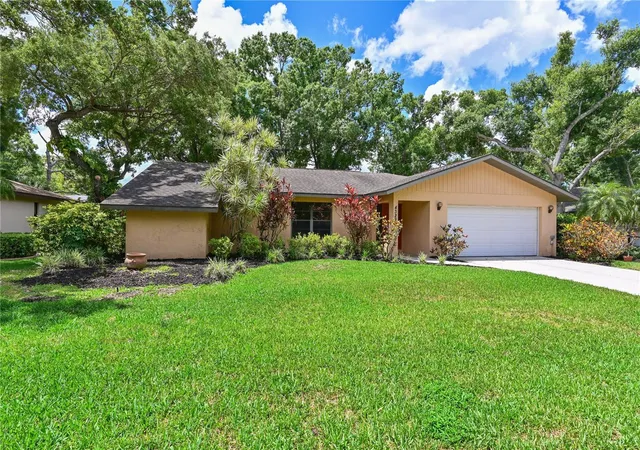 Homes for sale in Sarasota, FL | 4322 Pasadena Ct, Sarasota, FL 34233 | MLS# A4694489