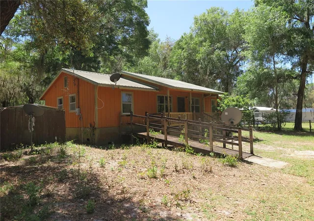 Homes for sale in East Palatka, FL | 153 Ranch Rd, East Palatka, FL 32131 | MLS# GC540521