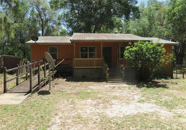 Homes for sale in East Palatka, FL | 153 Ranch Rd, East Palatka, FL 32131 | MLS# GC540521