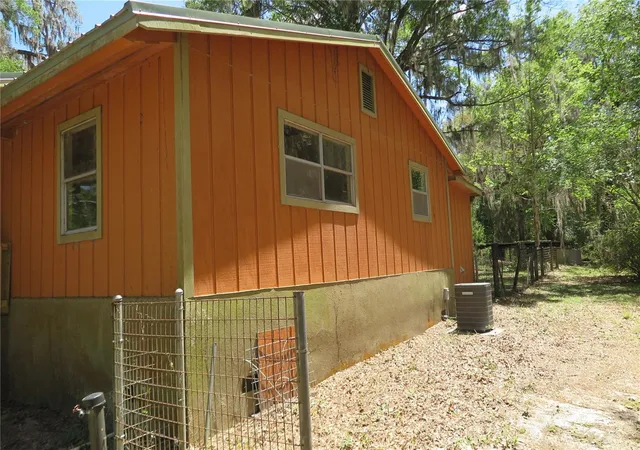 Homes for sale in East Palatka, FL | 153 Ranch Rd, East Palatka, FL 32131 | MLS# GC540521