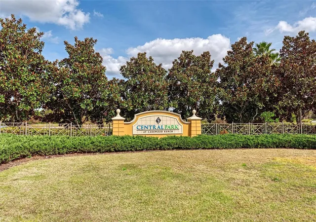 52nd image of 11960 Forest Park Cir, Bradenton, FL 34211 | MLS# S5150394