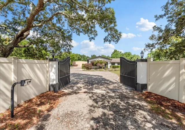 Homes for sale in Altamonte Springs, FL | 524 Eden Park, Altamonte Springs, FL 32714 | MLS# O6409941