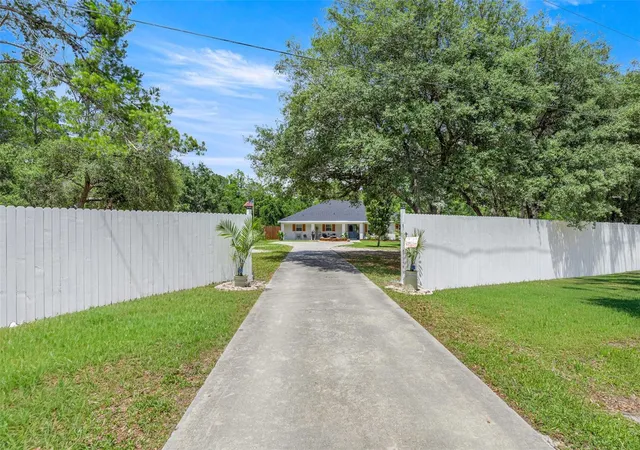 3rd image of 495 Fisher Rd, Ocklawaha, FL 32179 | MLS# OM725193