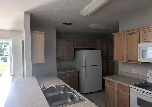 Photo 4 of Single family home for sale at 2145 Sandy Hook, Lakeland, FL 33813 | MLS# O6409948 | Listing updated on 2026-10-16