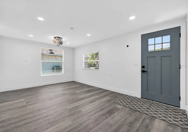 Photo 3 of Single family home for sale at 246 Willow Pl, Ormond Beach, FL 32174 | MLS# V4949222 | Listing updated on 2026-09-20