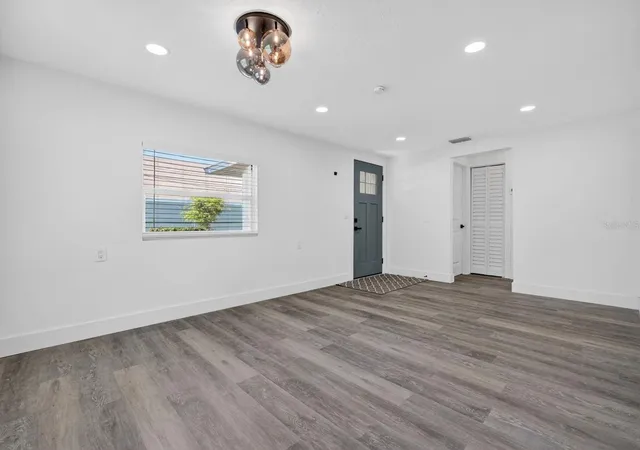 Photo 4 of Single family home for sale at 246 Willow Pl, Ormond Beach, FL 32174 | MLS# V4949222 | Listing updated on 2026-09-20