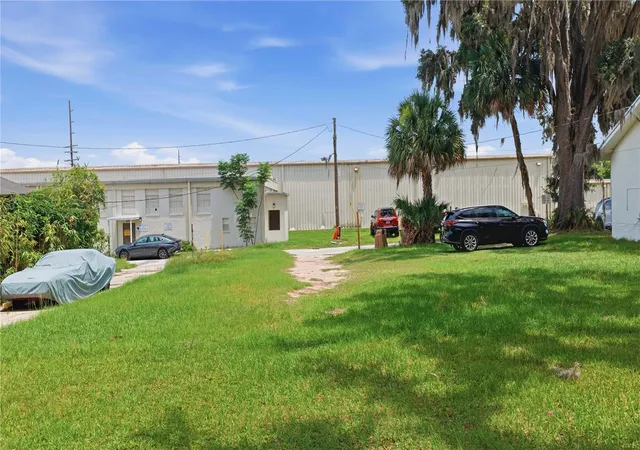 5th image of 1 Central Warehouse, Umatilla, FL 32784 | MLS# OM725203