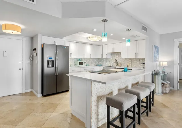 5th image of 800 Benjamin Franklin Dr #304, Sarasota, FL 34236 | MLS# A4694518