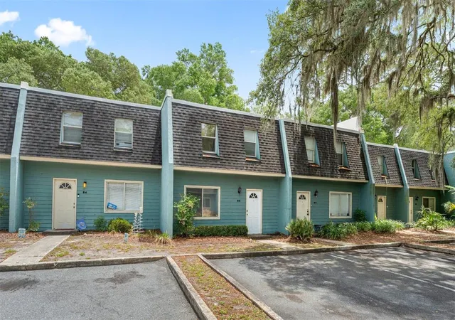 Homes for sale in Gainesville, FL | 501 Sw 75th St #B5, Gainesville, FL 32607 | MLS# GC540528