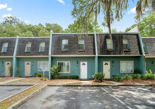 Homes for sale in Gainesville, FL | 501 Sw 75th St #B5, Gainesville, FL 32607 | MLS# GC540528