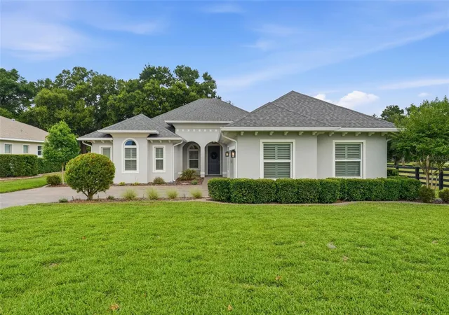 Homes for sale in Lady Lake, FL | 5066 Greens Dr, Lady Lake, FL 32159 | MLS# NS1088297