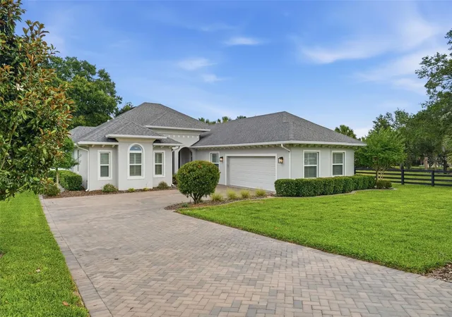 Homes for sale in Lady Lake, FL | 5066 Greens Dr, Lady Lake, FL 32159 | MLS# NS1088297