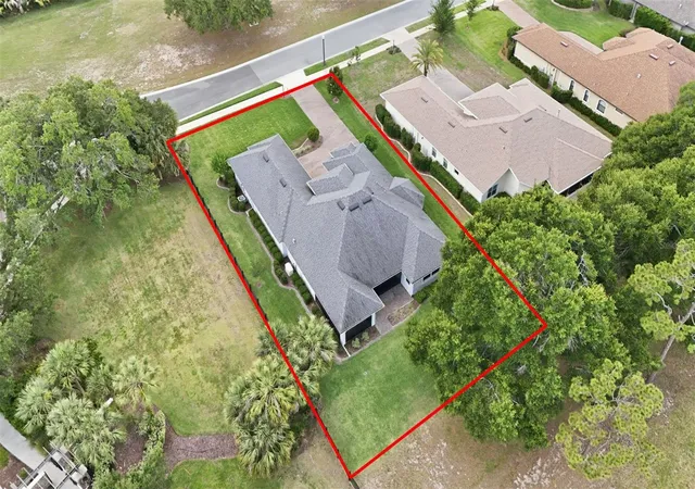 Homes for sale in Lady Lake, FL | 5066 Greens Dr, Lady Lake, FL 32159 | MLS# NS1088297