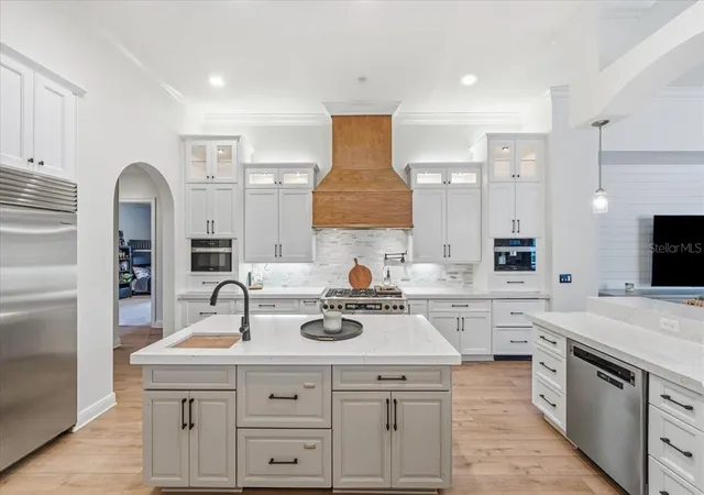 Photo 3 of Mansion for sale at 16303 Dunlindale Dr, Lithia, FL 33547 | MLS# TB8511210 | Listing updated on 2026-09-30