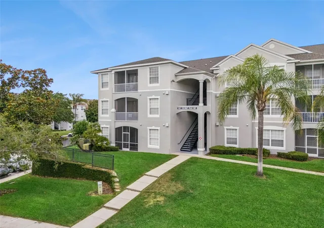 Listing Photo 2 - Condo for sale in building located at 8107 Coconut Palm Wy, Kissimmee, FL 34747 - Unit #205