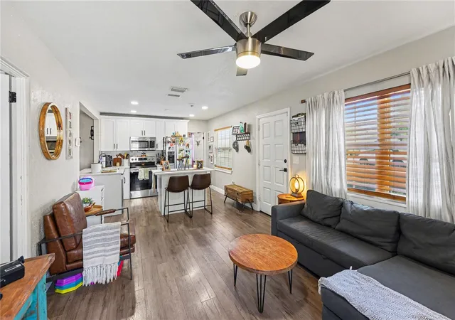 Homes for sale in Saint Petersburg, FL | 4127 6Th Ave, Saint Petersburg, FL 33713 | MLS# TB8511220