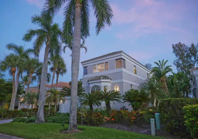 3rd image of 3527 Fair Oaks Ln, Longboat Key, FL 34228 | MLS# A4694532