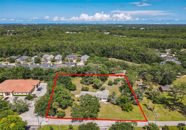 3rd image of 10 Mirror Lake Dr, Ormond Beach, FL 32174 | MLS# FC318734