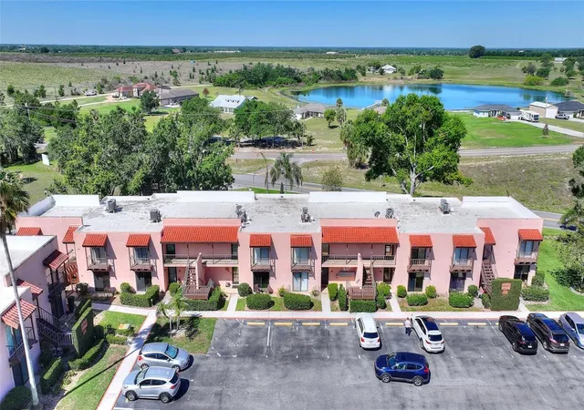 3rd image of 206 La Casa, LAKE WALES, FL 33898