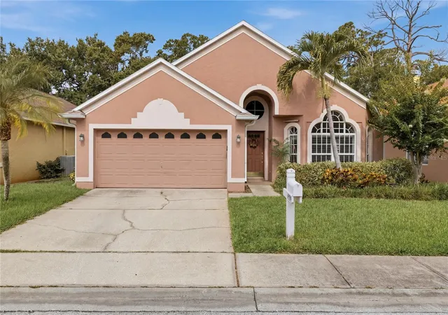 Homes for sale in Clearwater, FL | 14990 Hidden Oaks Cir, Clearwater, FL 33764 | MLS# TB8511243