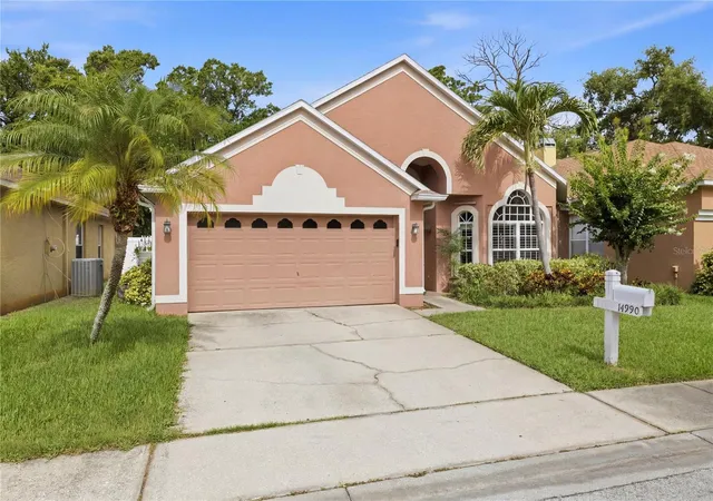 Homes for sale in Clearwater, FL | 14990 Hidden Oaks Cir, Clearwater, FL 33764 | MLS# TB8511243