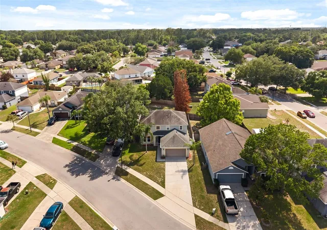 Photo 2 of Single family home for sale at 4232 Stonefield Dr, Orlando, FL 32826 | MLS# O6410009 | Listing updated on 2026-10-04