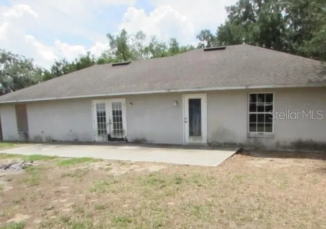 Homes for sale in Fruitland Park, FL | 824 Berryhill Cir, Fruitland Park, FL 34731 | MLS# G5112751