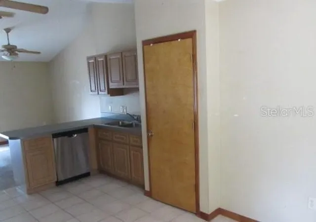 Photo 3 of Single family home for sale at 824 Berryhill Cir, Fruitland Park, FL 34731 | MLS# G5112751 | Listing updated on 2026-10-04