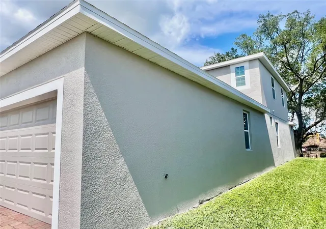 Photo 3 of Single family home for sale at 3215 Stratton Cir, Kissimmee, FL 34744 | MLS# S5150428 | Listing updated on 2026-10-15