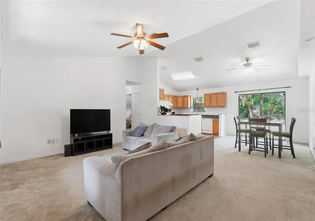 Photo 3 of Single family home for sale at 173 Little Orange Lake Dr, Hawthorne, FL 32640 | MLS# GC540538 | Listing updated on 2026-09-23