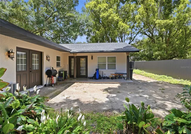 Homes for sale in Tampa, FL | 15040 Lake Magdalene Blvd, Tampa, FL 33618 | MLS# TB8511321