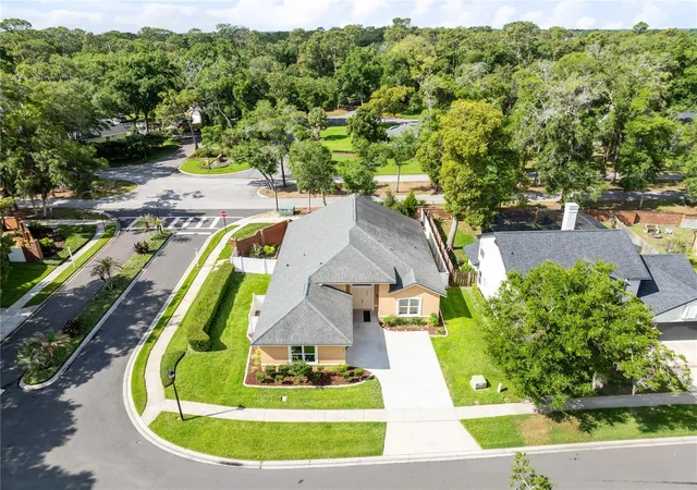 Photo 3 of Single family home for sale at 683 Oak Holw Way, Altamonte Springs, FL 32714 | MLS# O6410094 | Listing updated on 2026-10-09