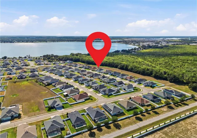 4th image of 319 Travelers Creek Dr, Auburndale, FL 33823 | MLS# S5150445