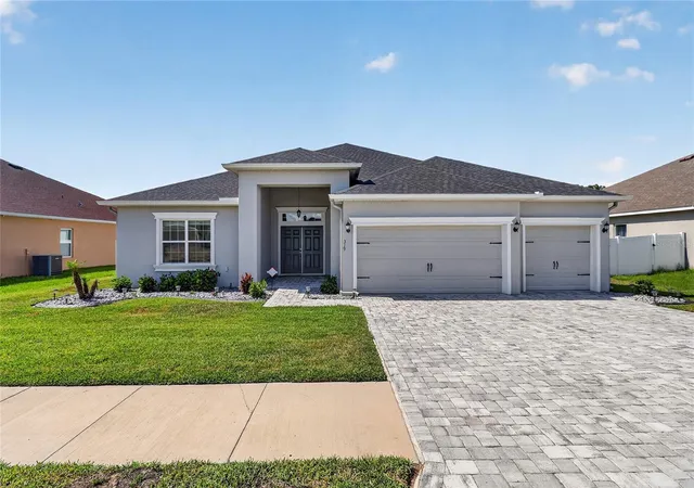 2nd image of 319 Travelers Creek Dr, Auburndale, FL 33823 | MLS# S5150445