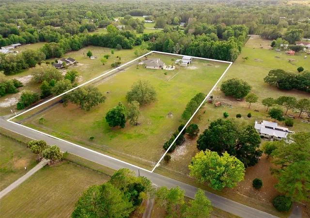 Homes for sale in Trenton, FL | 6739 Se 67th Ct, Trenton, FL 32693 | MLS# GC540542