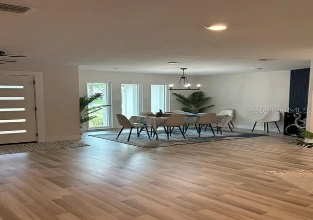 Photo 4 of Sale Pending at 101 Cherry Hl Cir, Longwood, FL 32779 | MLS# O6410123 | Listing updated on 2026-08-31
