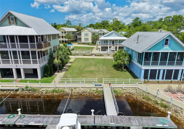 Homes for sale in Steinhatchee, FL | 140 Ryland Cir, Steinhatchee, FL 32359 | MLS# GC540546