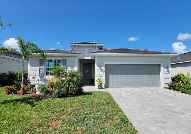 Photo 1 of Single family home for sale at 11177 Pinot Dr, Venice, FL 34293 | MLS# O6410141 | Listing updated on 2026-10-01