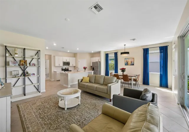 Photo 3 of Single family home for sale at 11177 Pinot Dr, Venice, FL 34293 | MLS# O6410141 | Listing updated on 2026-10-01