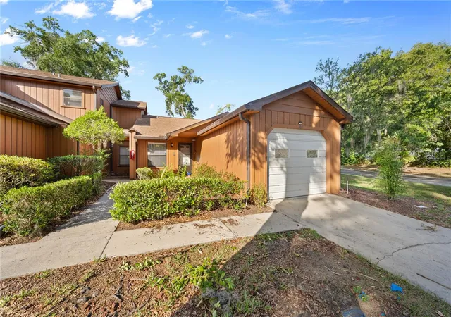 1st image of 2701 Ne 10th St #101, Ocala, FL 34470 | MLS# OM725243