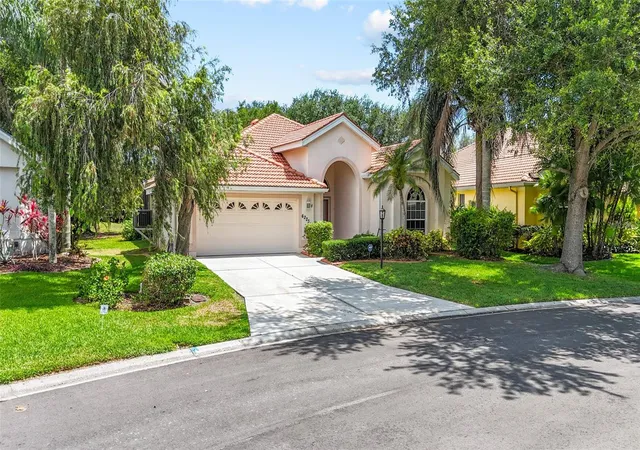 Photo 2 of Single family home for sale at 6223 Donnington Ct, Sarasota, FL 34238 | MLS# A4694589 | Listing updated on 2026-07-20