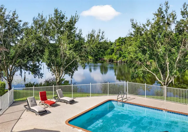 3rd image of 7425 Terrace River Dr, Tampa, FL 33637 | MLS# TB8511405