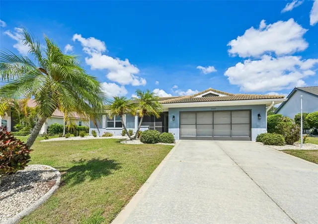 52nd image of 2025 New Bedford Dr, Sun City Center, FL 33573 | MLS# TB8511425