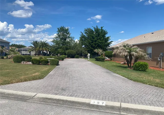 2nd image of 357 Travelers Dr, Polk City, FL 33868 | MLS# L4962134