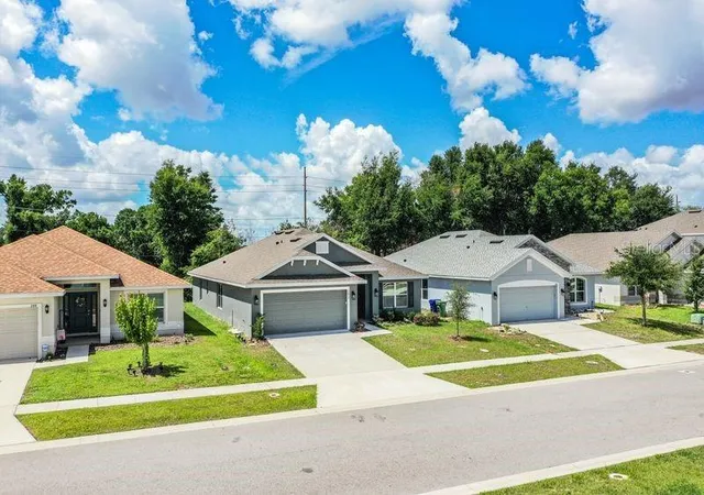 3rd image of 292 Krenson Bay Loop, Winter Haven, FL 33881 | MLS# L4962135
