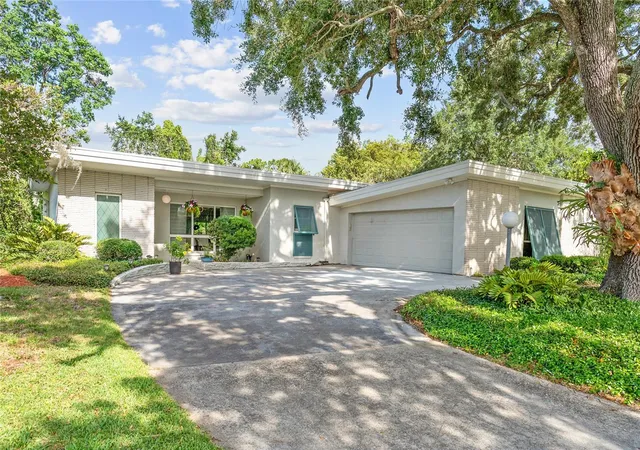 Photo 3 of Single family home for sale at 338 Blue Heron Dr, Winter Park, FL 32789 | MLS# O6410174 | Listing updated on 2026-10-03