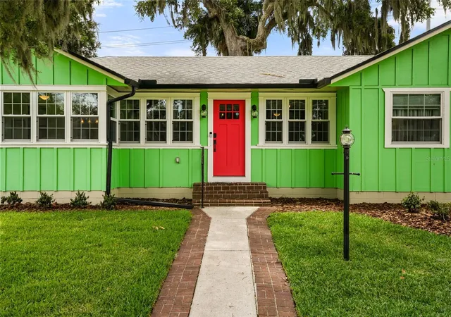 Photo 4 of Single family home for sale at 1338 Heim Rd, Mount Dora, FL 32757 | MLS# O6410176 | Listing updated on 2026-09-26